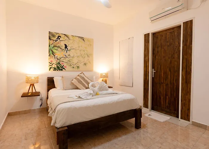 Whitehouse 2 Bedroom *