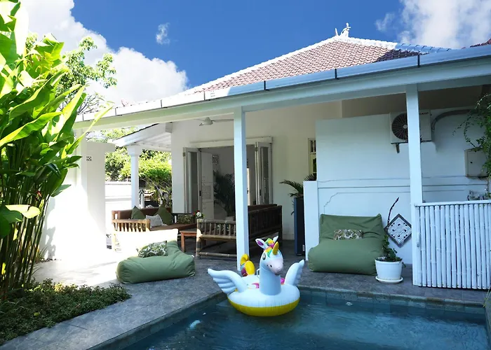 Whitehouse 2 Bedroom * スミニャック